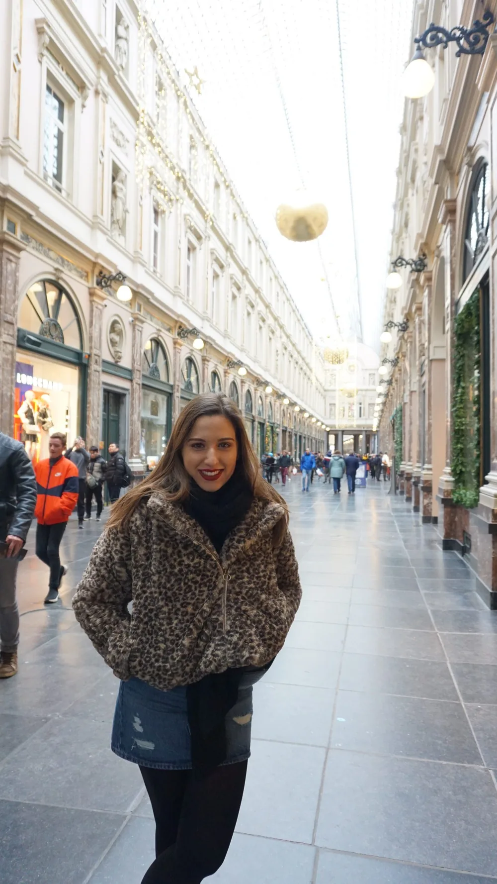 Galeries Royales Saint-Hubert Girl