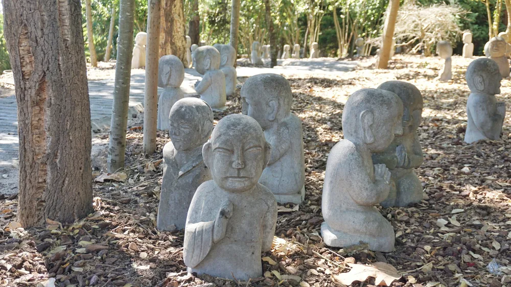 Bacalhôa Buddha Eden Buddhas Peace Garden Park Bombarral Portugal Conhecer Visitar
