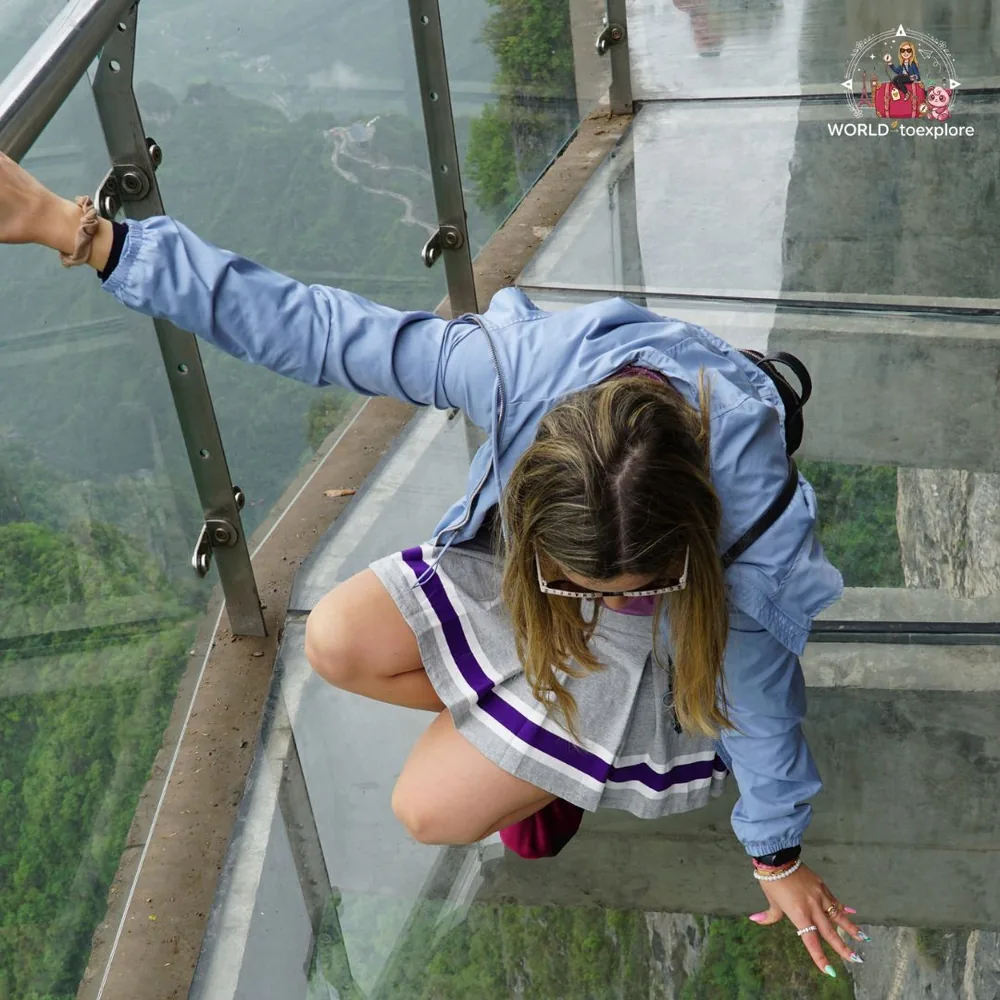 Passadiço de vidro na Montanha Tianmen, Zhangjiajie