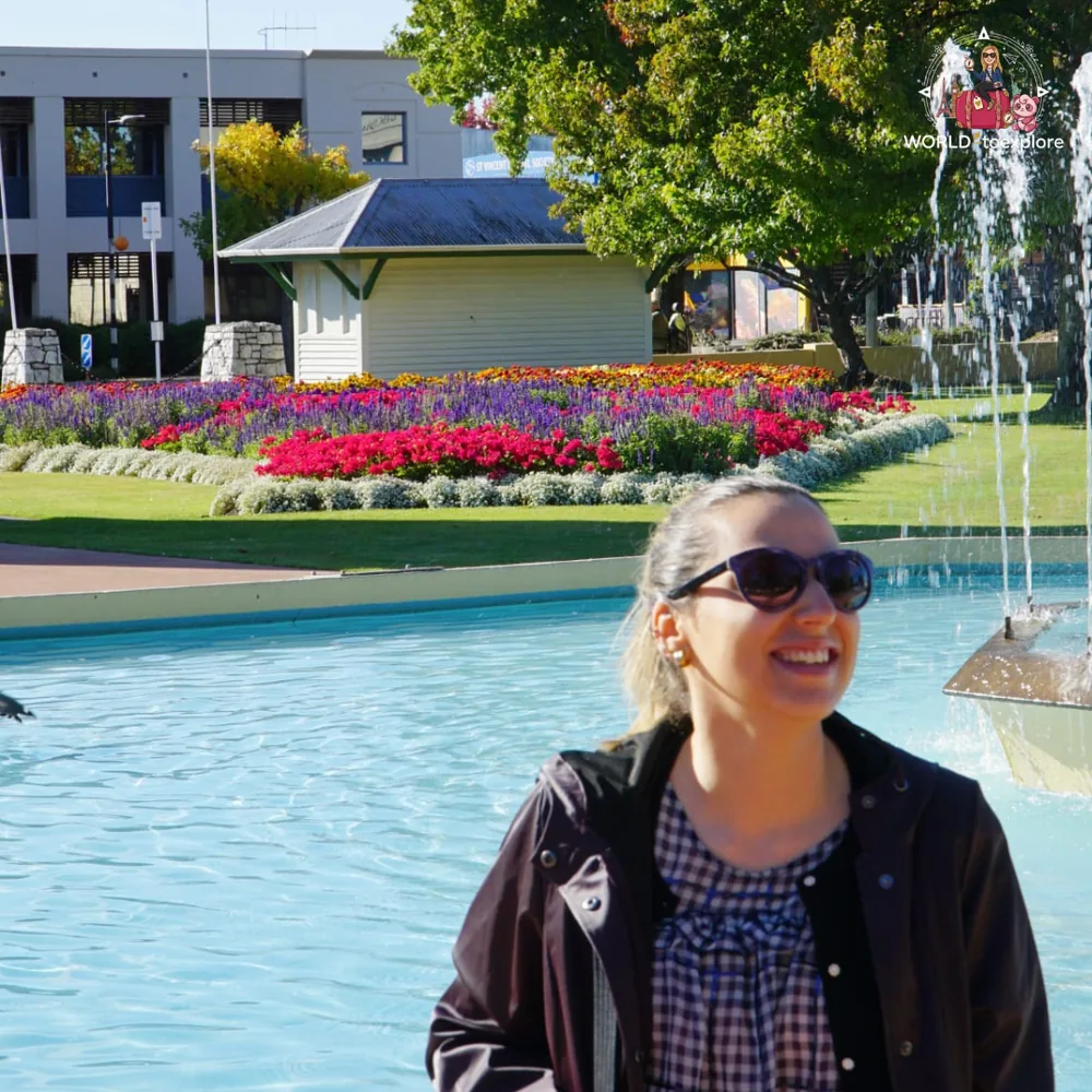 Garden with a fountain in Picton