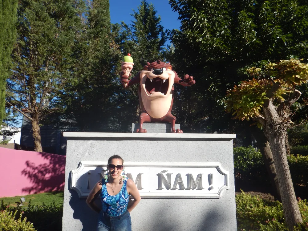 Warner Bros Madrid Park Guides Scripts