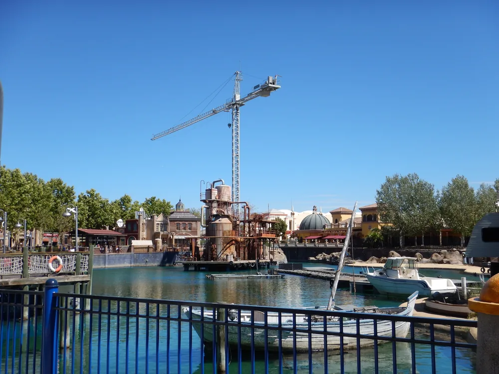 Warner Bros Madrid Park Guides Scripts
